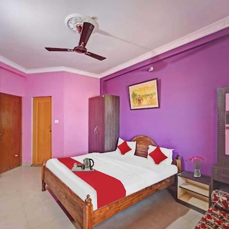 Goroomgo Varanasi Paradise Varanasi - Parking & Restaurant Available - Perfect Location And Comfortable Room מראה חיצוני תמונה