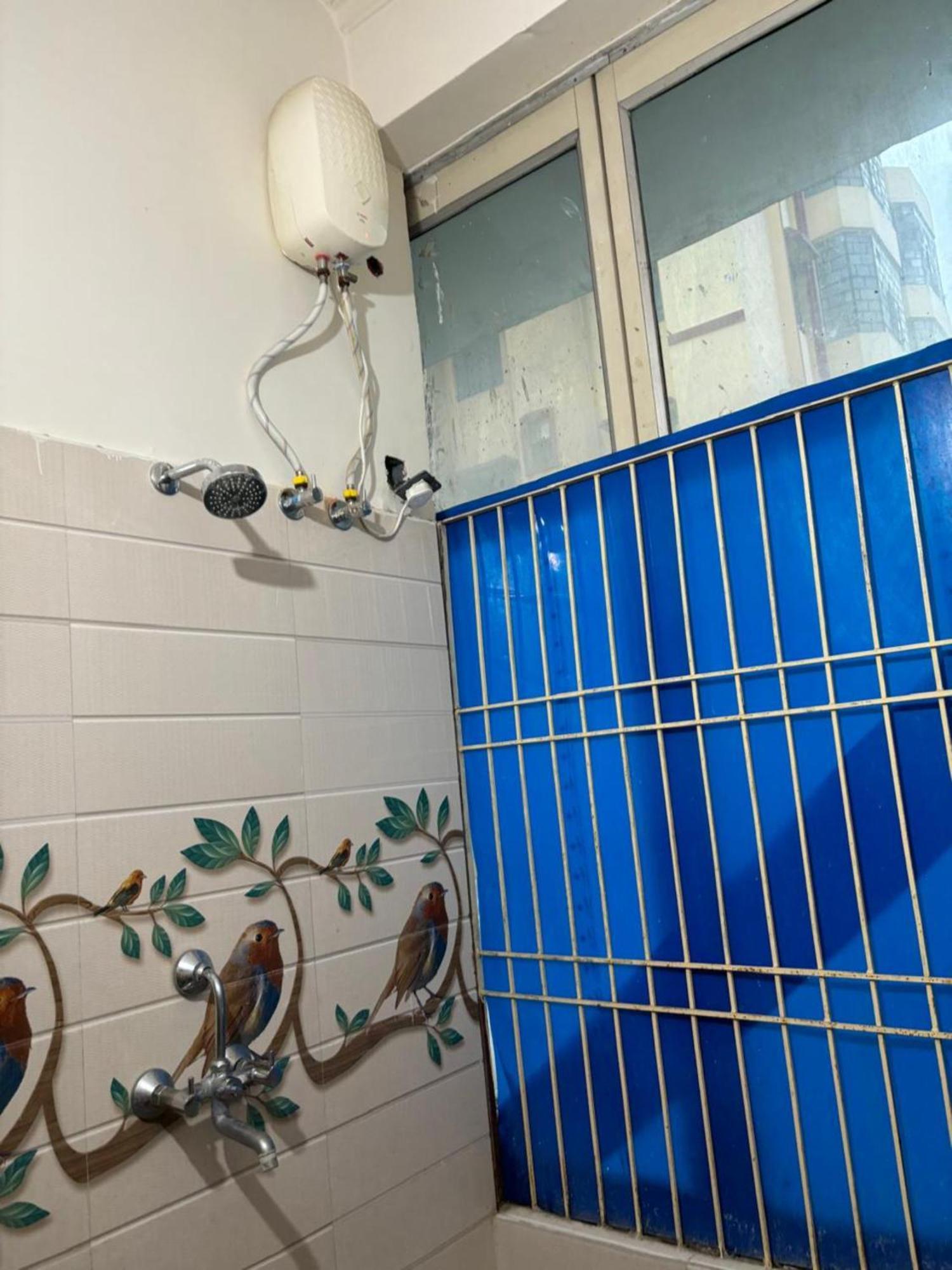 Goroomgo Varanasi Paradise Varanasi - Parking & Restaurant Available - Perfect Location And Comfortable Room מראה חיצוני תמונה